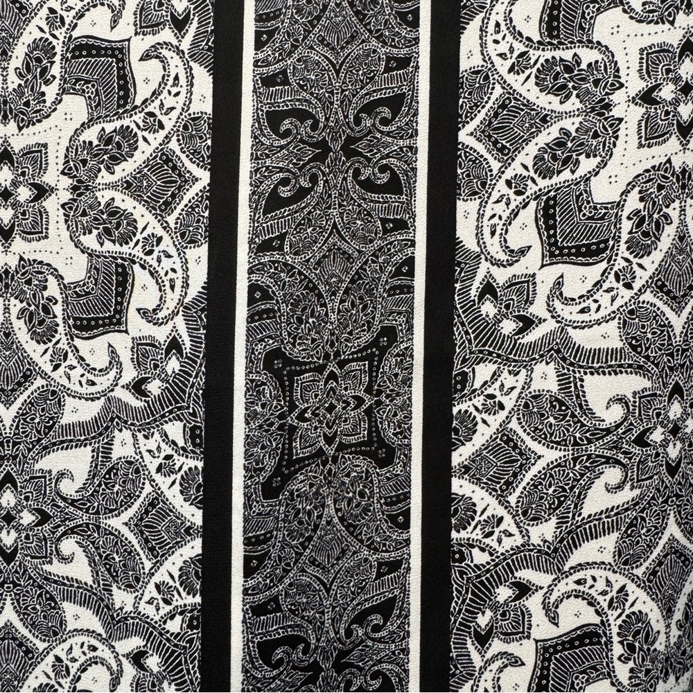 Cato Black and White Graphic Boxy Blouse with Mandarin Collar - Picture 3 of 7